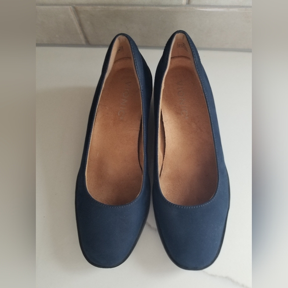 Vionic Wedge Shoes - Picture 2 of 5